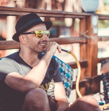 Czym się różni palenie fajki wodnej od klasycznego papierosa? Czym się różni palenie fajki wodnej od klasycznego papierosa